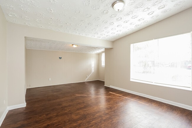 Building Photo - 8863 Yeoman Dr