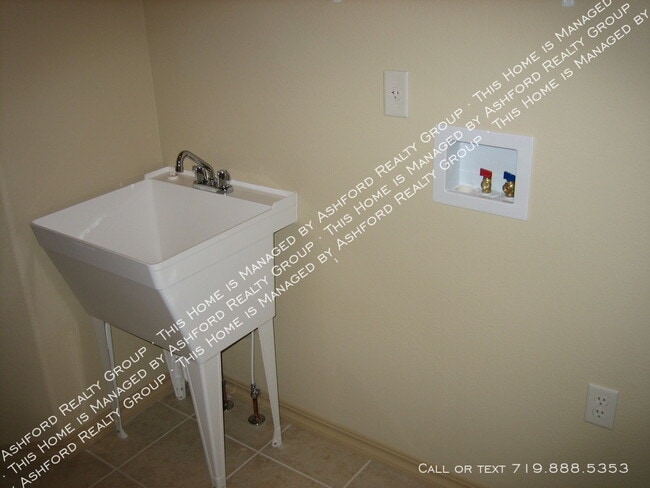 Building Photo - 13849 Windy Oaks Rd
