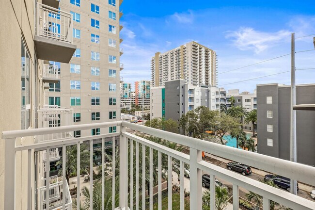 Building Photo - 617 N 12th St