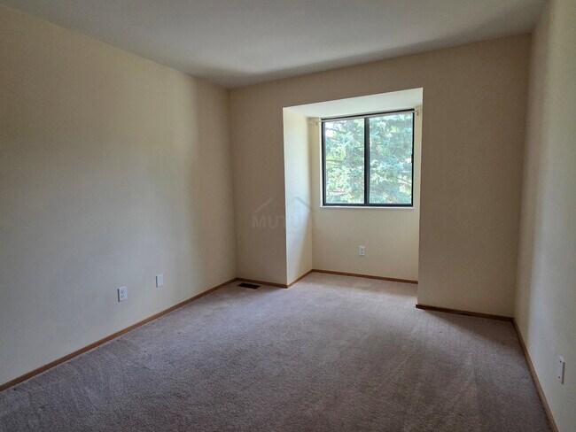 Building Photo - 1039 Cobalt St