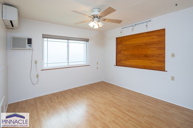 Building Photo - 3329 Woodlawn Dr