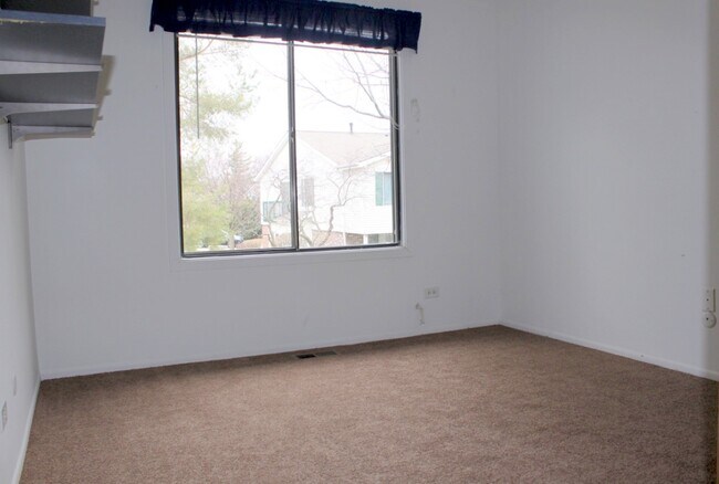 Building Photo - 452 Harrison Ct