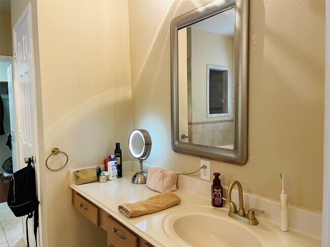 Building Photo - 21619 San Marino Dr