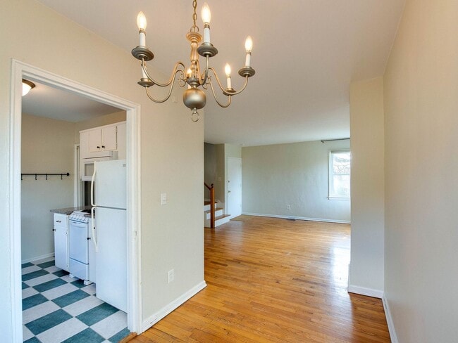 Building Photo - Stunning Myers Park 2 bedroom townhome sty...