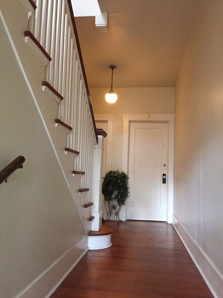 Entryway 1 and 2, 3 and 4 upstairs - 812 Branard St
