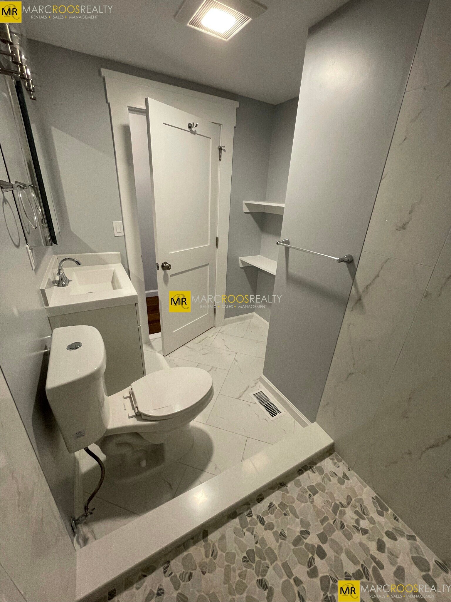 Building Photo - 31-33 Raymond Ave. Unit 33-2