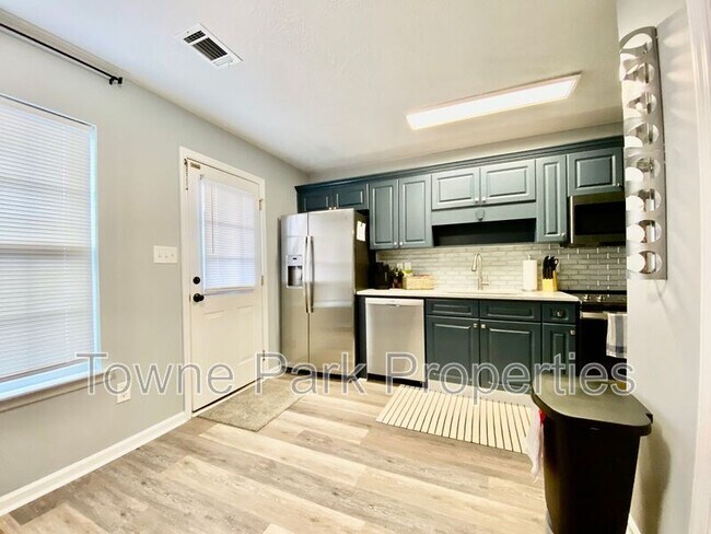 Building Photo - 549 Edgecliff Ln