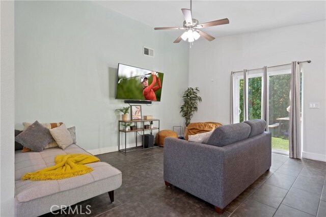 Building Photo - 80695 Columbia Ave