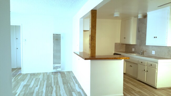 Building Photo - 1150 Manhattan Beach Blvd
