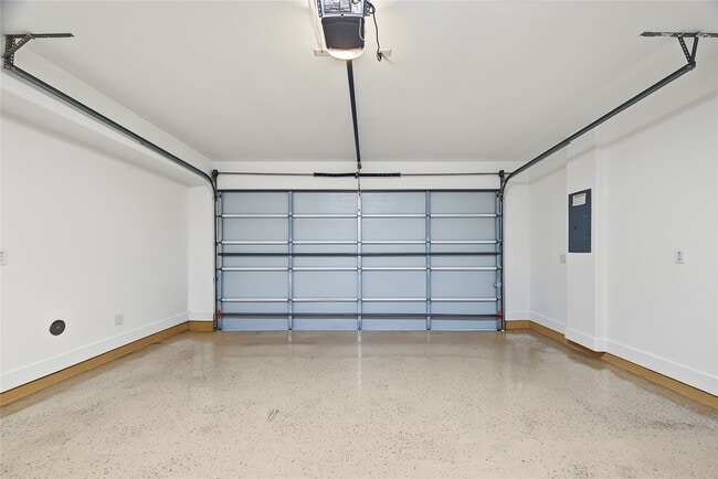 Building Photo - 2208 McGowen St