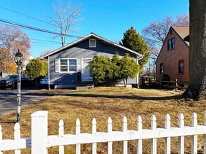 Building Photo - 231 York Rd
