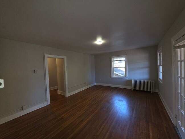 Building Photo - BH-P2P1412-4