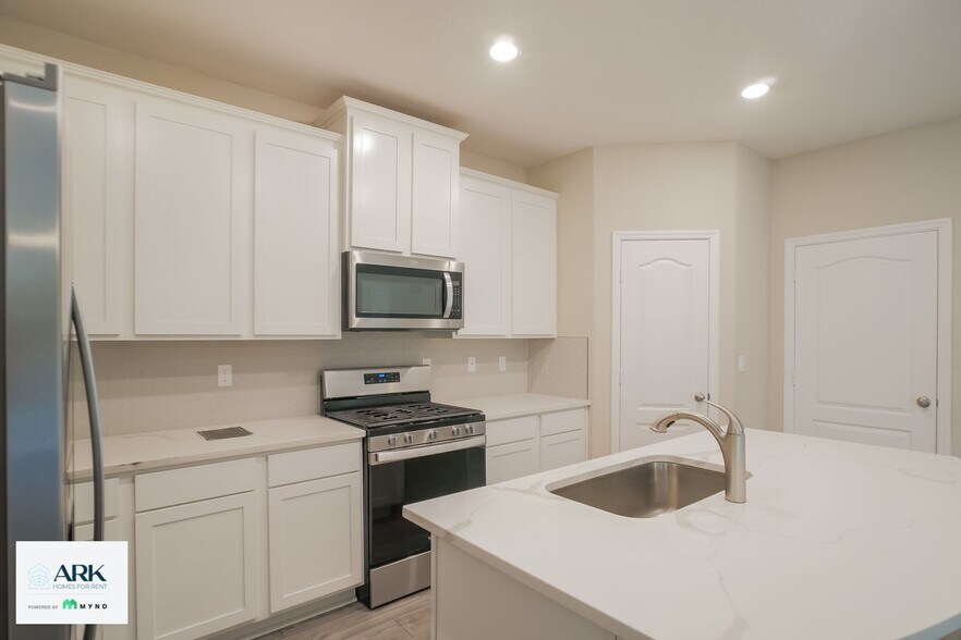 Building Photo - 353 Fellbrook Dr