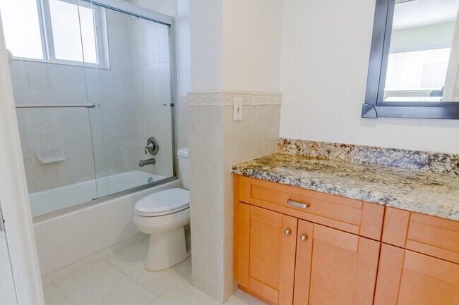 Building Photo - 300 E Royal Palm Rd