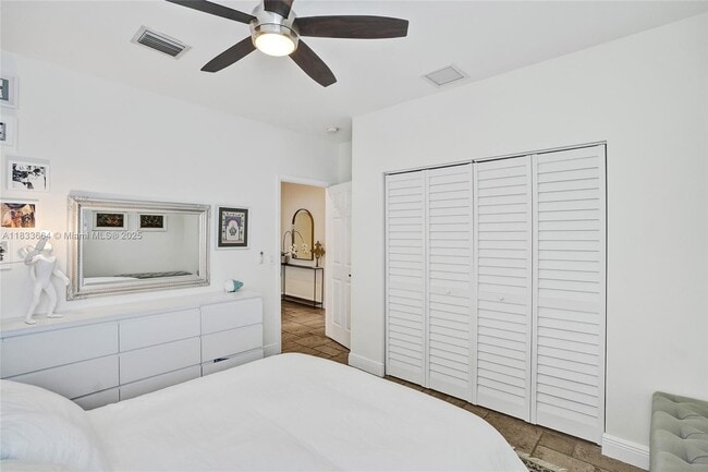 Building Photo - 2851 SW 38th Ct