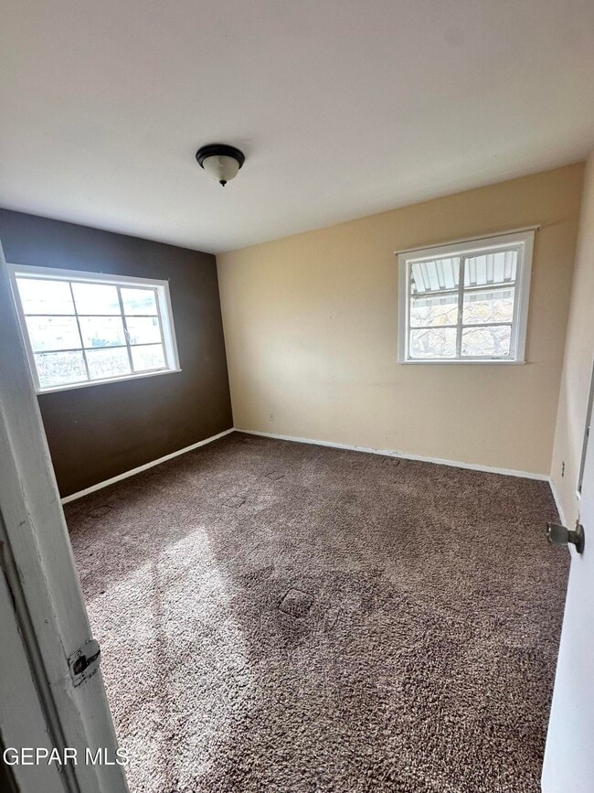 Building Photo - 2606 Sacramento Ave