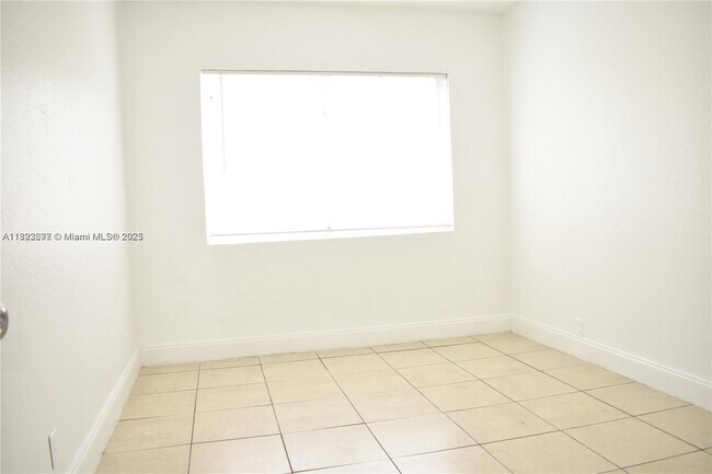 Building Photo - 1002 Palm Beach Lakes Blvd