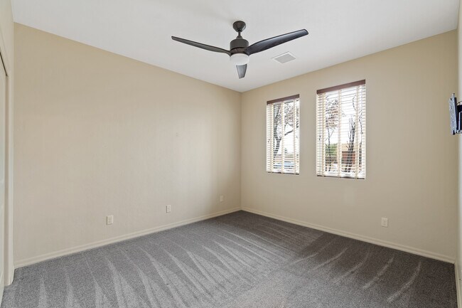 Building Photo - 1981 Sunview Ct