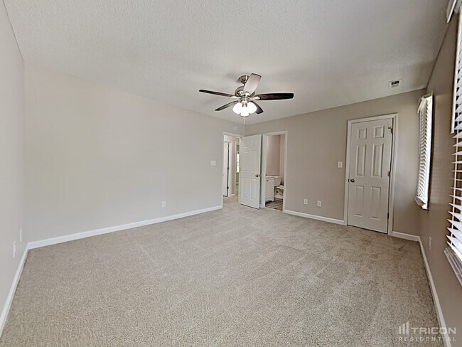 Building Photo - 5005 Baffin Ct