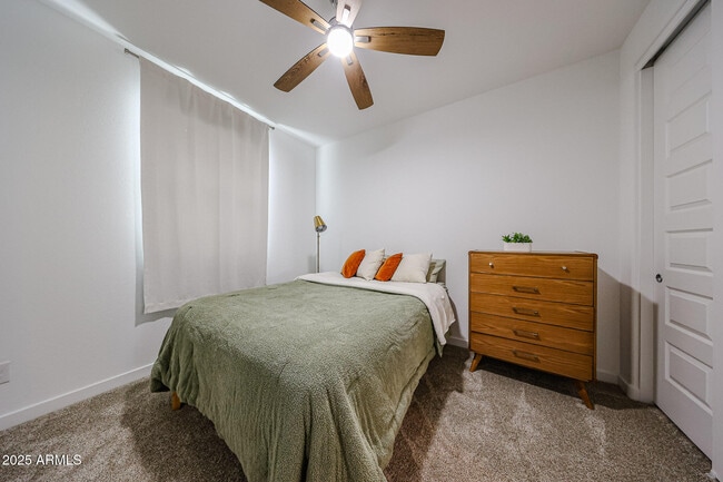 Building Photo - 8334 E Paloma Ave