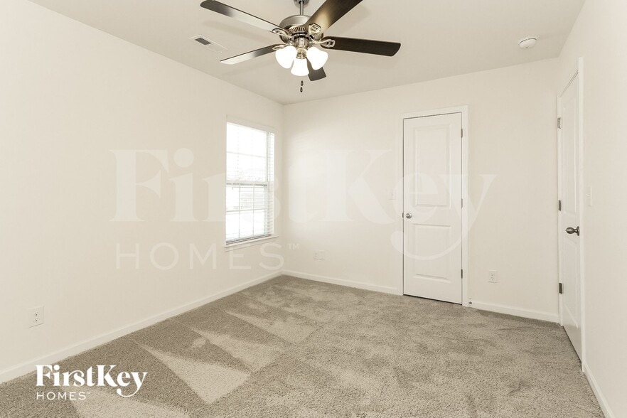 Building Photo - 9825 Pollie Little Ln