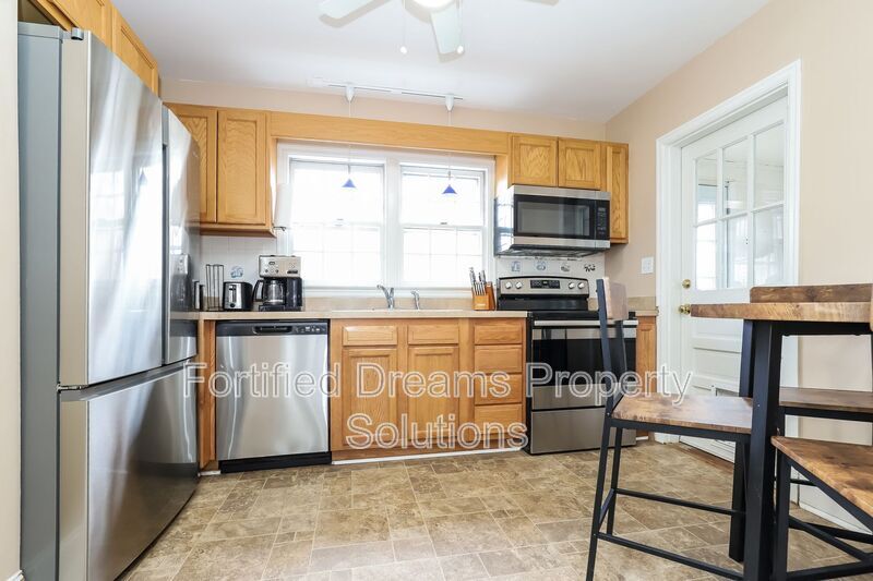 Building Photo - 3021 Sourwood Rd