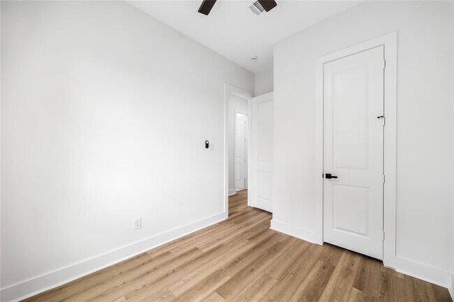 Building Photo - 1046 Marjorie St