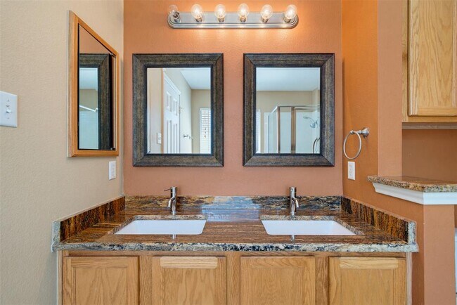 Building Photo - 2110 Keepsake Dr