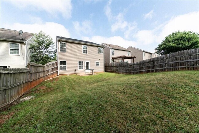 Building Photo - 2860 Mayfair Dr