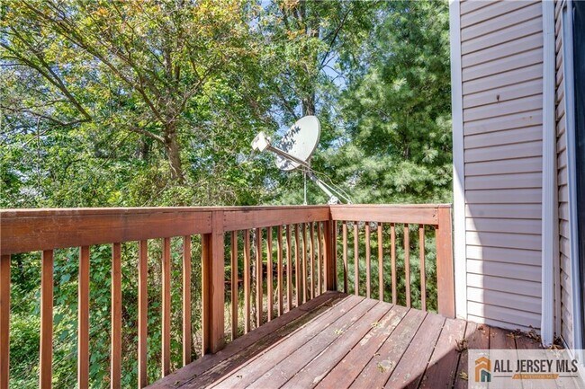 Building Photo - 9 E Burgess Dr