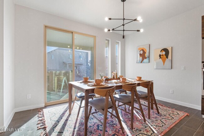 Building Photo - 245 Emerald Tower Dr