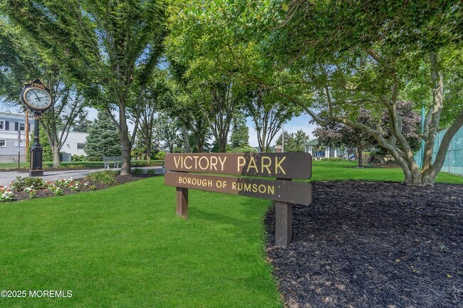 Building Photo - 57 W River Rd