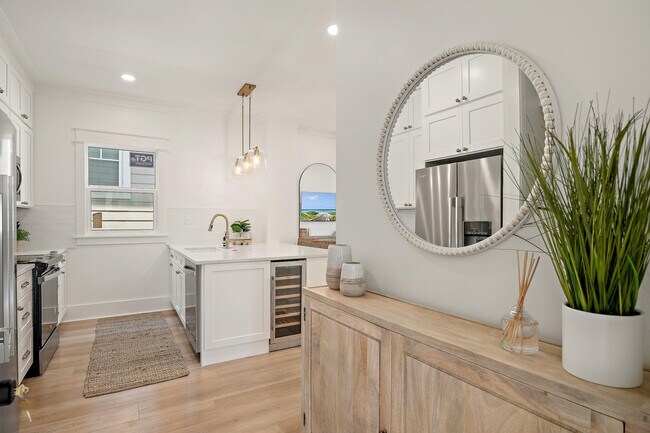 Building Photo - 18 Playalinda Court