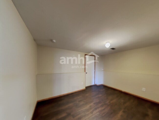 Building Photo - 370 Brink Drive