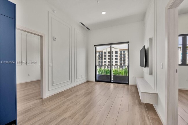 Building Photo - 4220 Laguna St