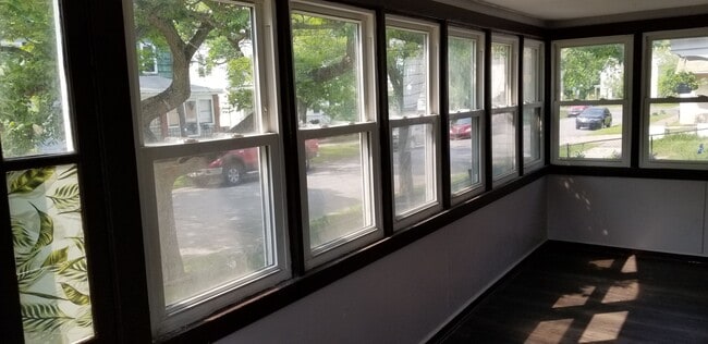 Building Photo - Cudell Area - 4 Bedroom Single Family Home