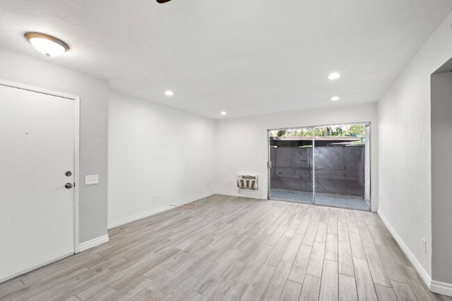 Building Photo - 7932 Mission Center Ct