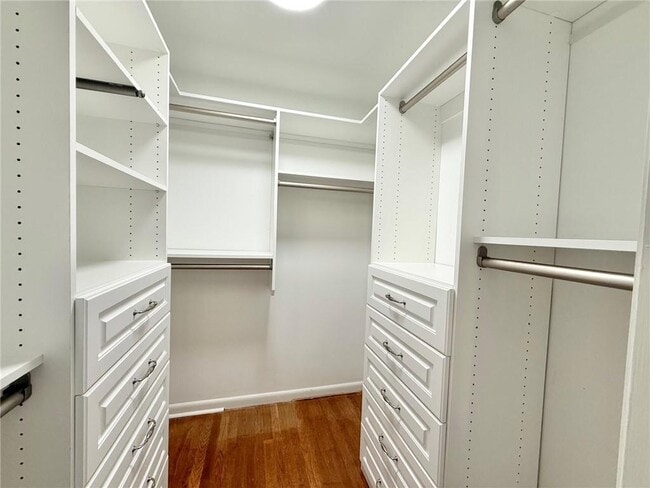 Building Photo - 505 River Valley Rd NW