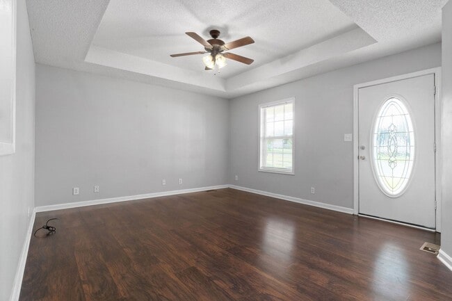 Building Photo - Updated Three Bedroom Ranch!