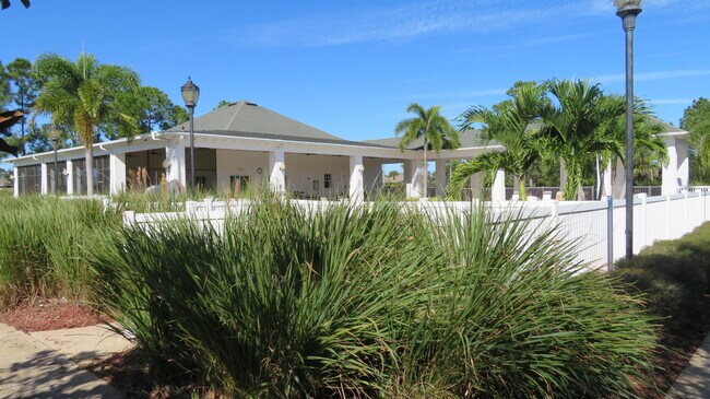 Building Photo - 1777 Sawgrass Dr SW