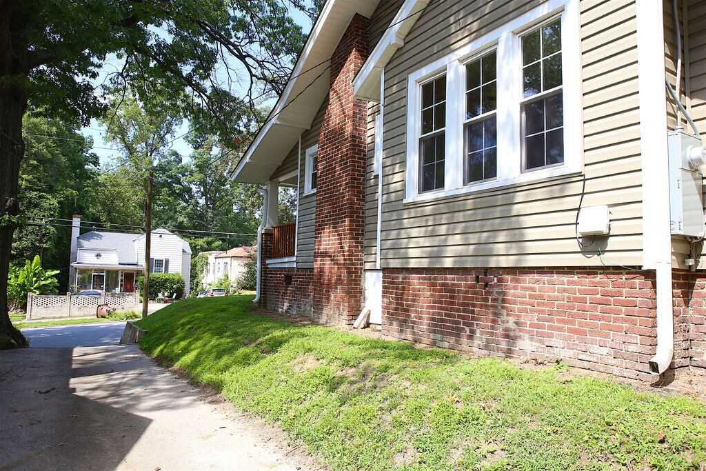 Building Photo - 1807 Walker Ave