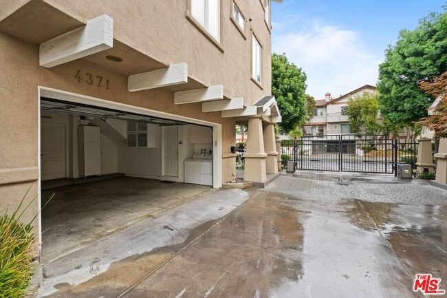 Building Photo - 4371 Troost Ave