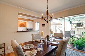 Building Photo - 6332 Chevy Chase Dr