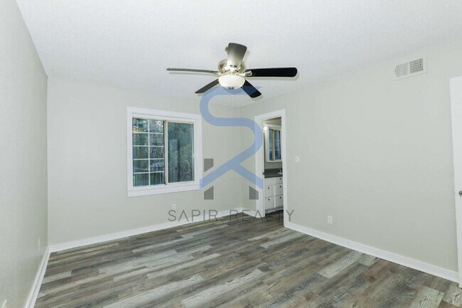 Building Photo - PRE-LEASING: Newly Updated All-Electric 2BR/1.5BA in Campbelton Rd