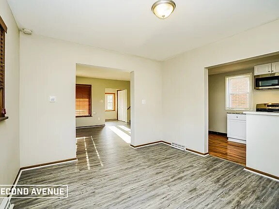 Building Photo - Welcome to this charming 3-bedroom, 1.5-bath home in North Versailles
