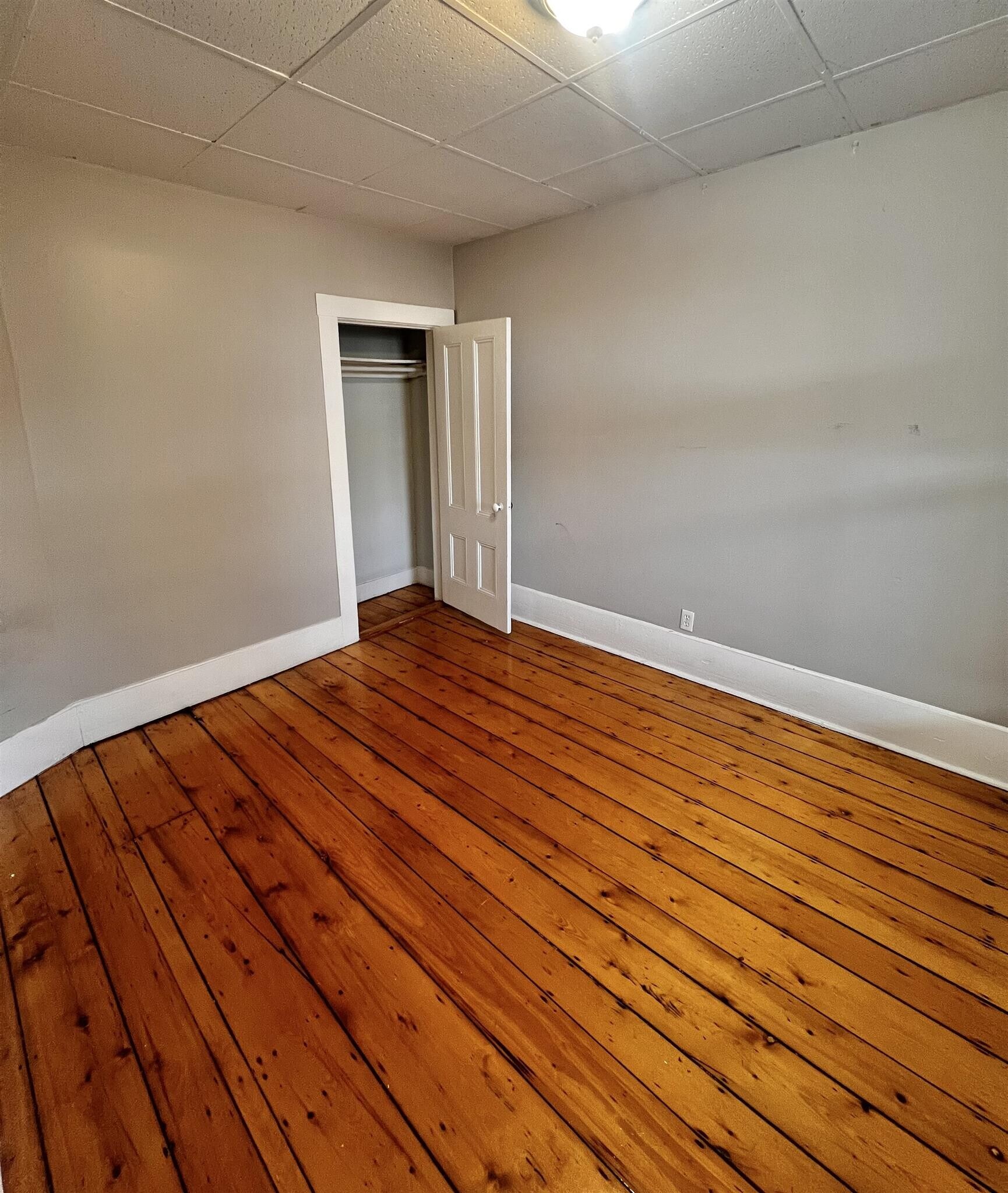 Building Photo - 9 School St