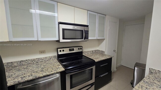 Primary Photo - 999 Brickell Bay Dr