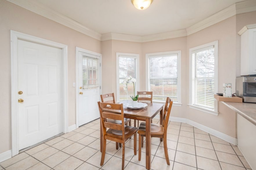 Building Photo - 923 Saint Andrews Ln