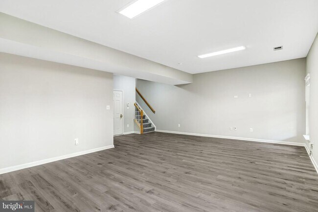 Building Photo - 22616 Welborne Manor Square