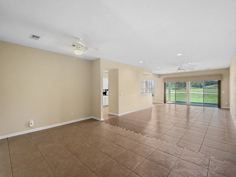Building Photo - 7 Tallow Dr